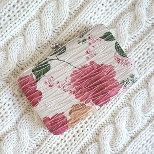 Floral Silk-like Clutch